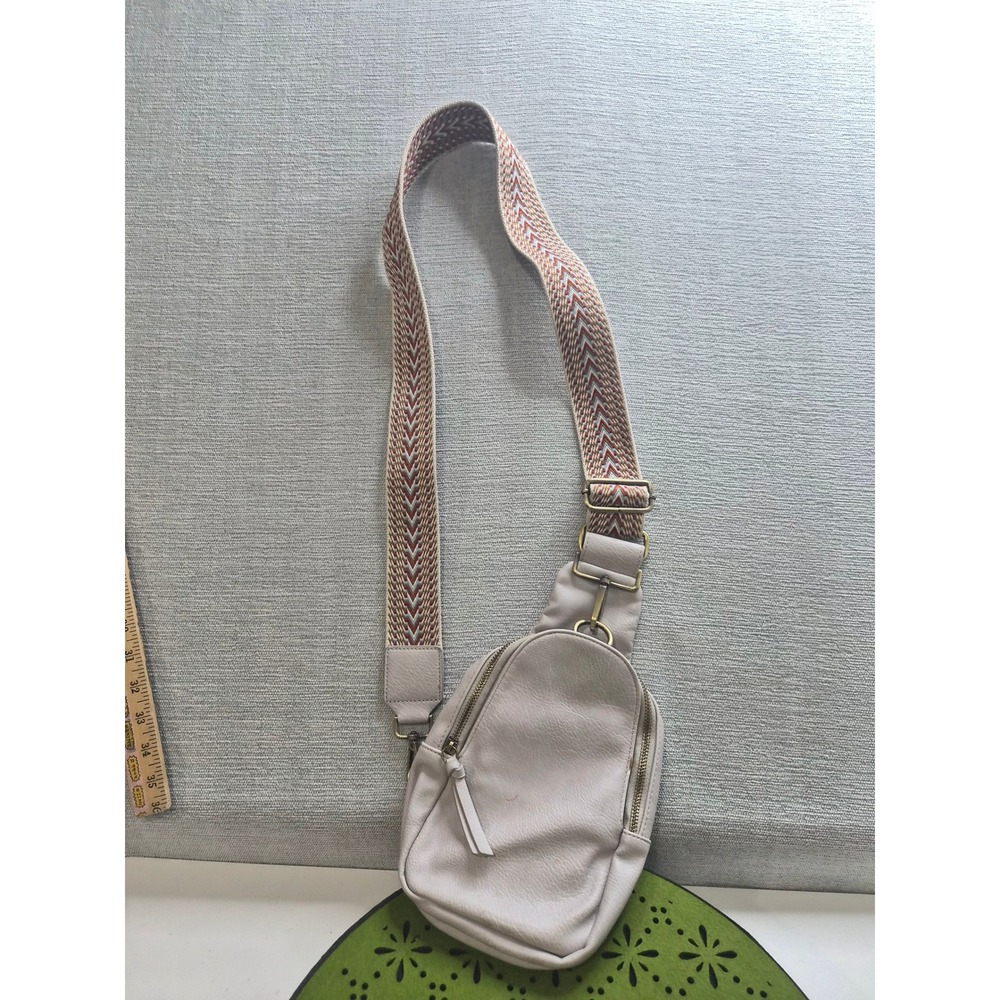 Urban Originals Anthropologie Crossbody Bag Womens Purple Removable Straps